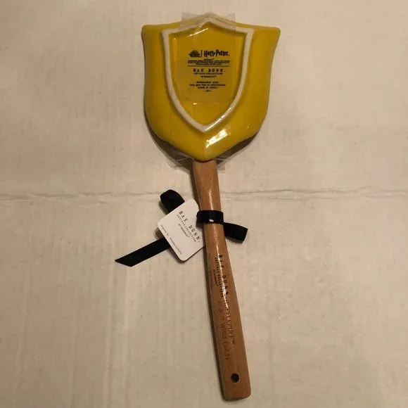 NWT Harry Potter X Rae Dunn Limited Edition Hufflepuff Spatula/Spoon Rest - Picture 4 of 5